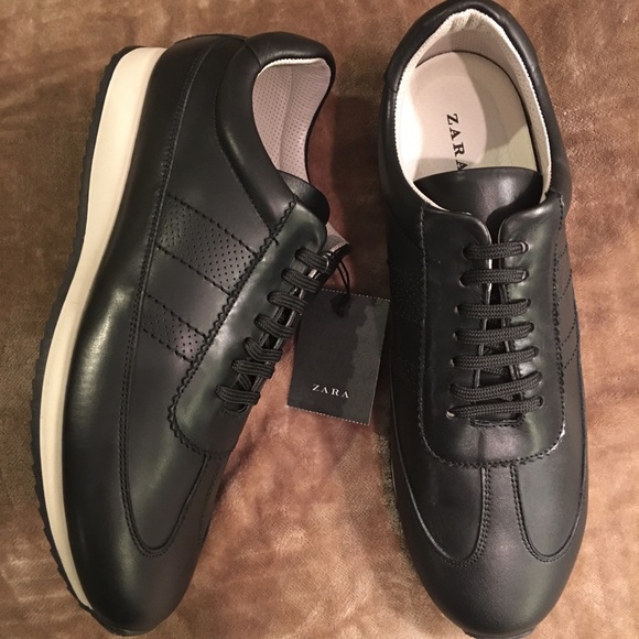 black leather tennis shoes